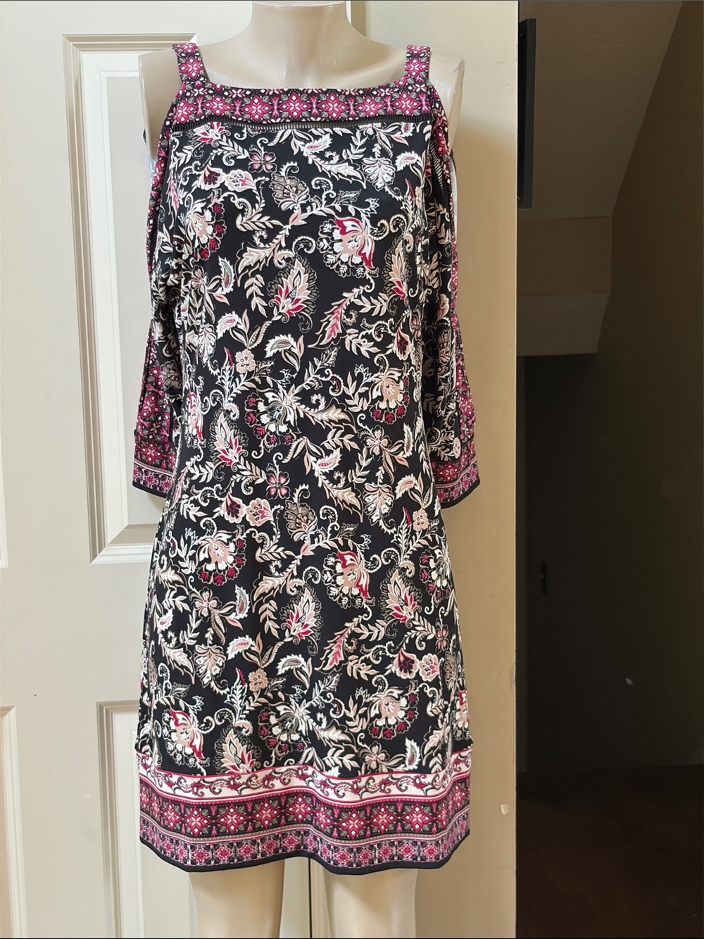 NWT White House Black Market Black and Pink Cold-Shoulder Floral Tunic Dress,med